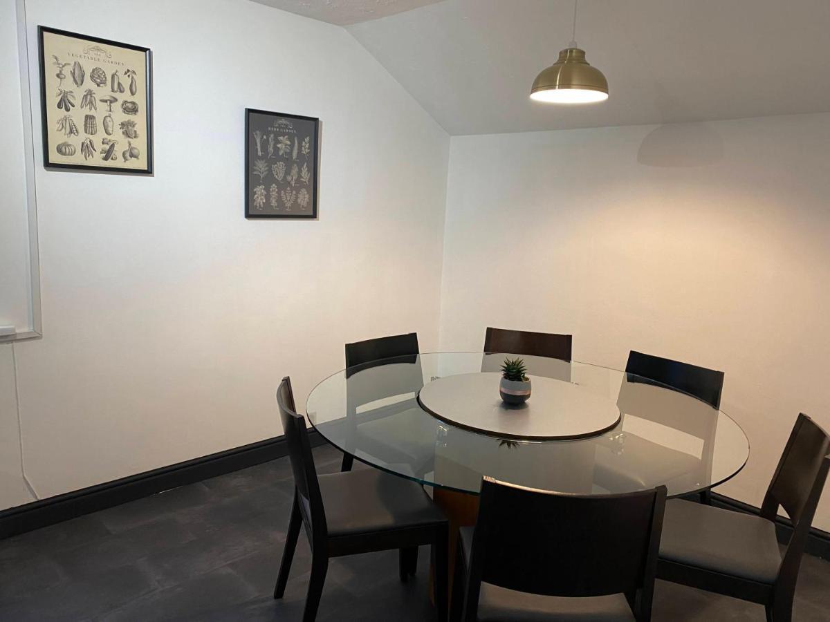 Gorgeous Town Center 3 Bedroom Self Contained Apartment For 1-5 People Harrogate Exterior photo