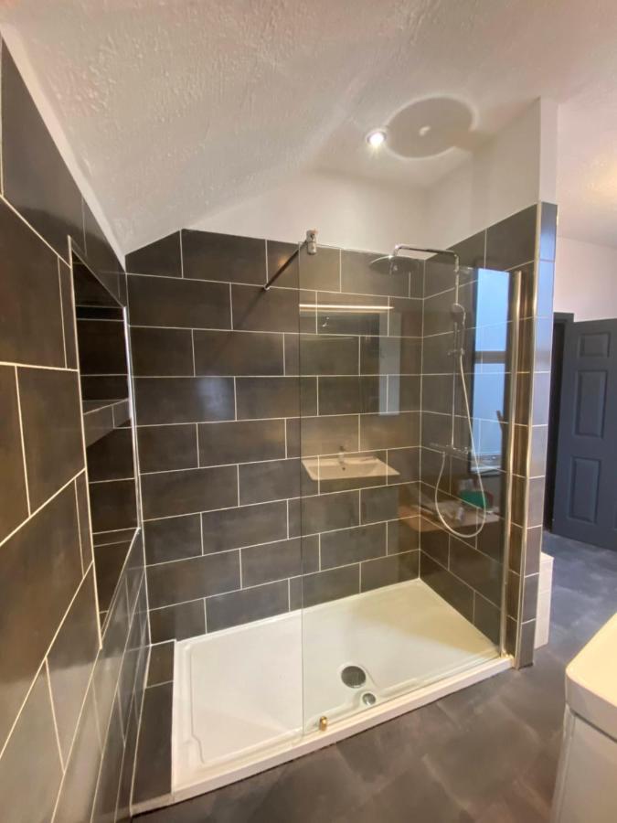 Gorgeous Town Center 3 Bedroom Self Contained Apartment For 1-5 People Harrogate Exterior photo