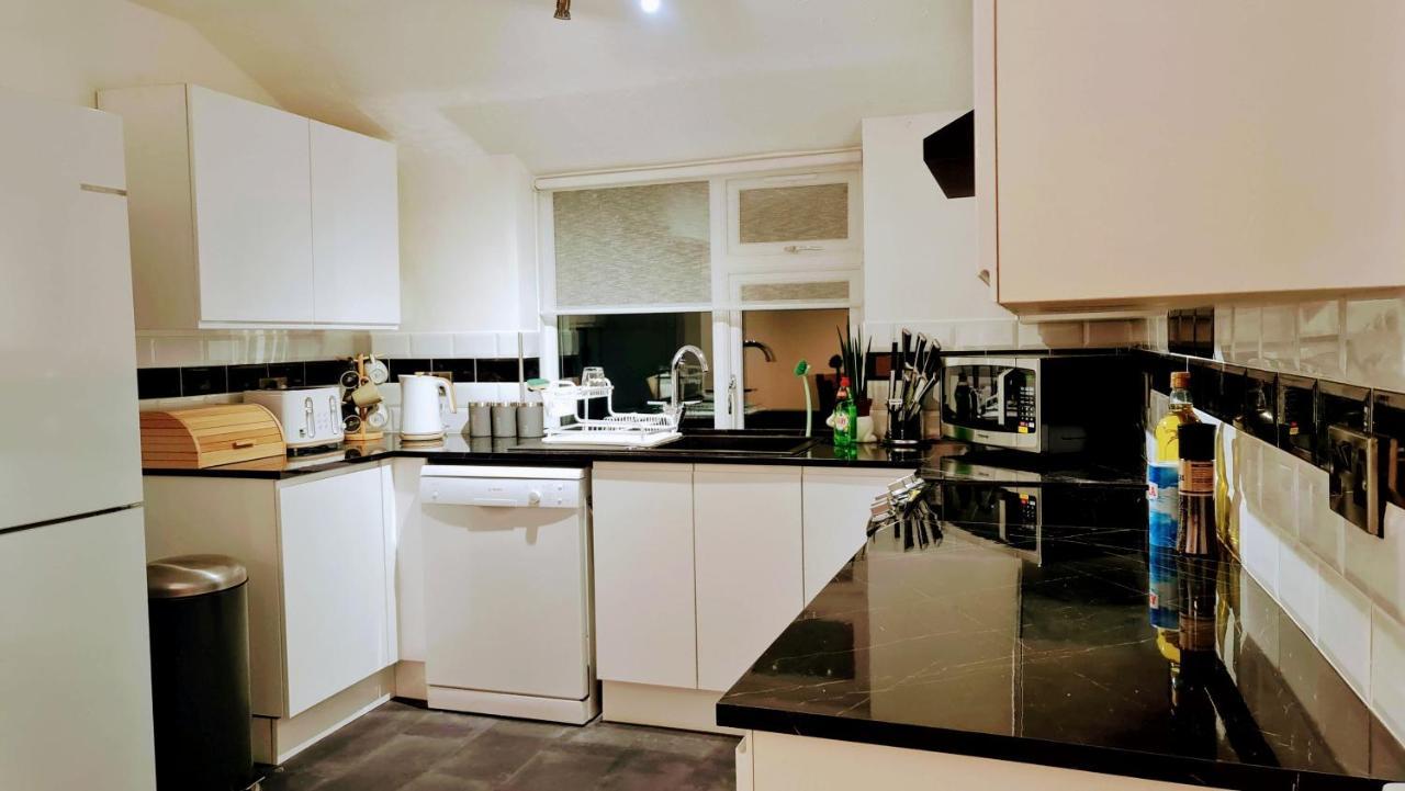 Gorgeous Town Center 3 Bedroom Self Contained Apartment For 1-5 People Harrogate Exterior photo